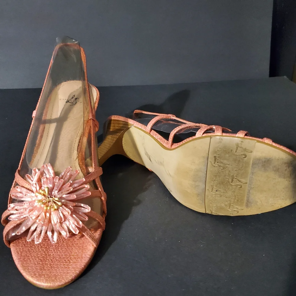 Heels - Picture 5 of 9
